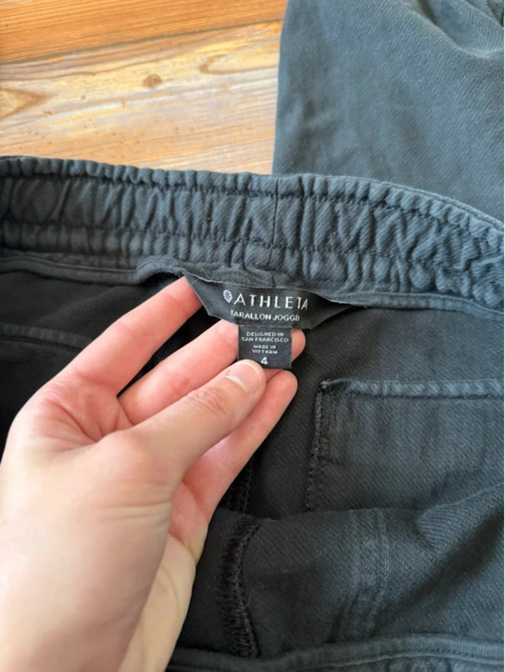 Athleta farallon joggers size 4 - Picture 3 of 3